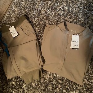 NWT Beige Figs Scrub Set!!!